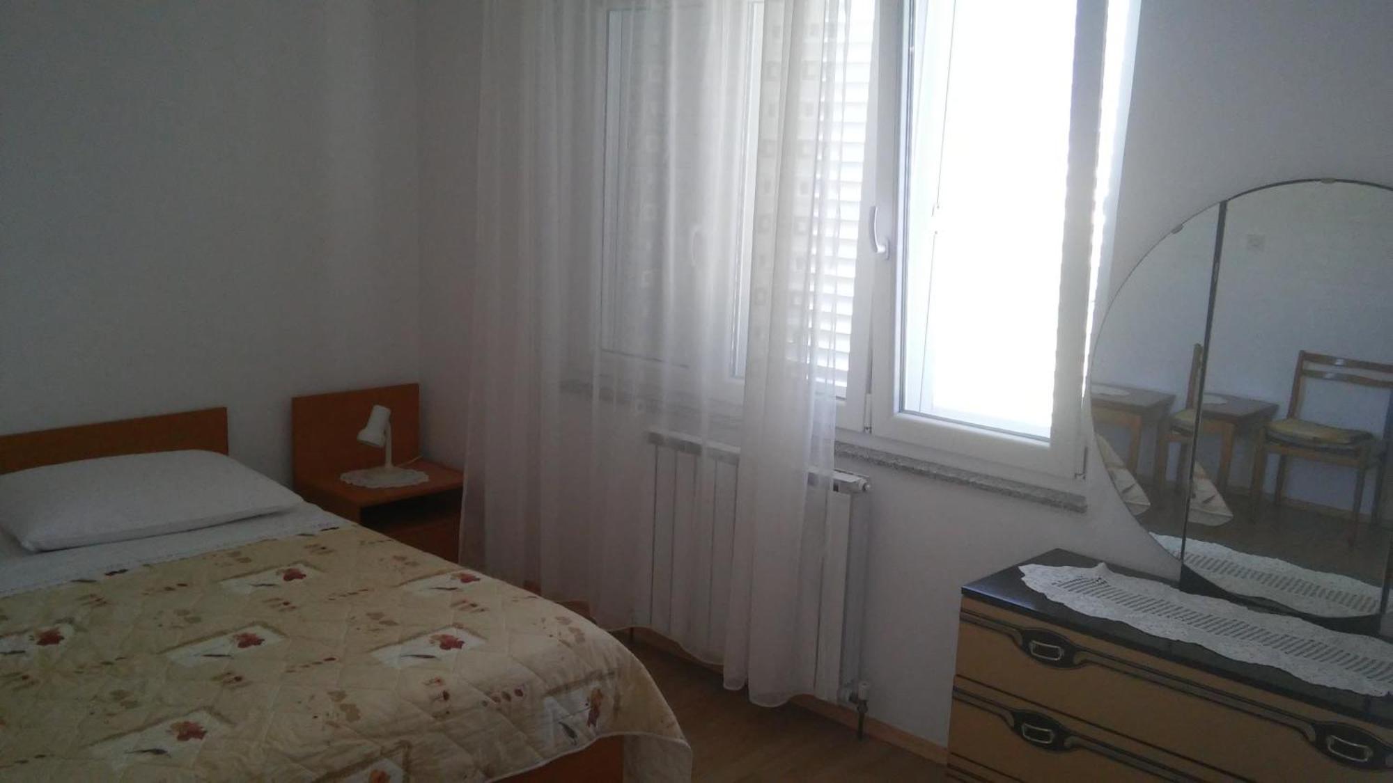 Apartments With A Parking Space Supetarska Draga - Donja, Rab - 11237 Номер фото